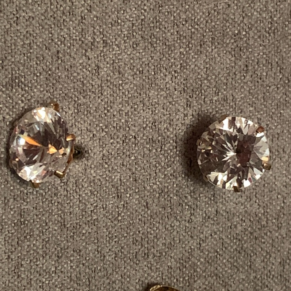 10k or 14k gold stud with large CZ